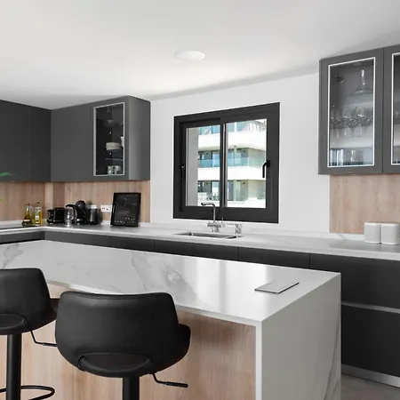 شقة Penthouse With Ocean View إِستيبونا