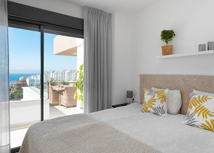 Penthouse With Ocean View Lägenhet Estepona